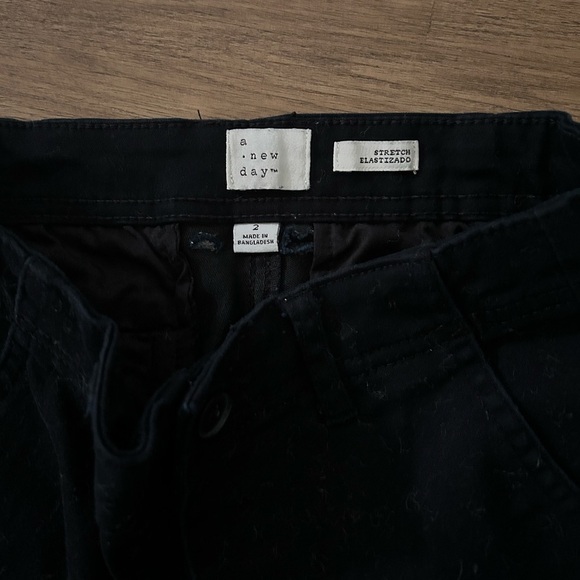 A New Day Woman’s Pants - Picture 7 of 10